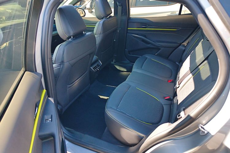 福特 蒙迪欧 2025款 2.0T EcoBoost E 混动 运动版中控内饰21