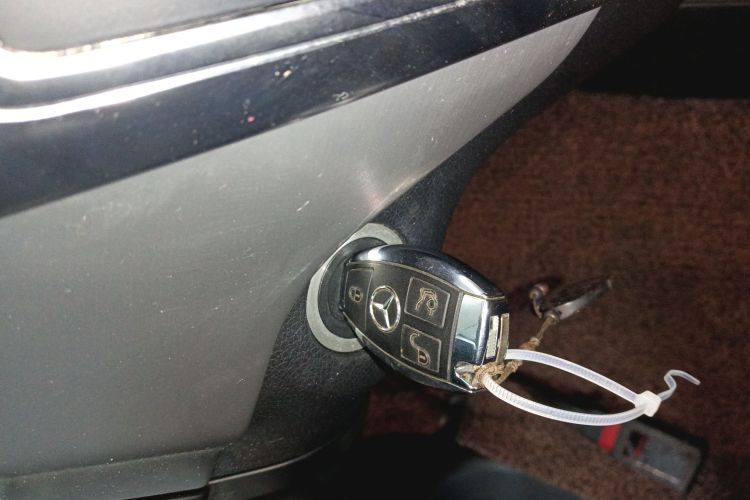 奔驰M级 2015款 ML 320 4MATIC中控内饰11