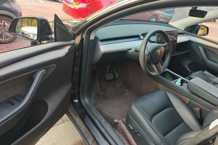 特斯拉 Model Y 2023款 后轮驱动版中控内饰20
