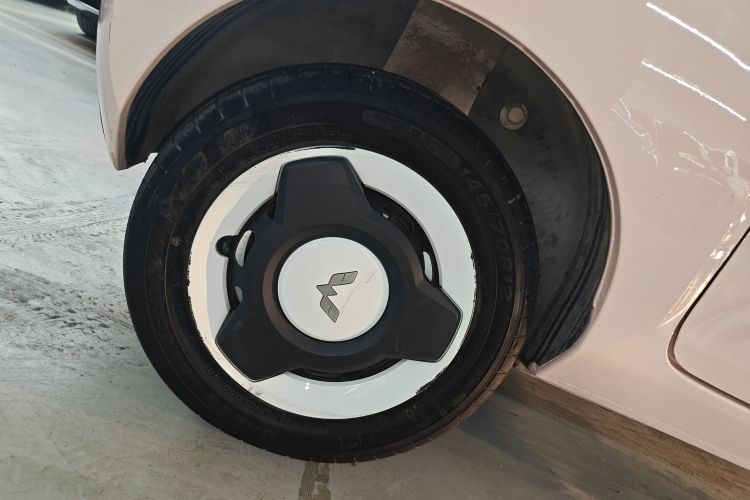 五菱汽车 宏光MINIEV 2021款 马卡龙臻享款 磷酸铁锂车身外观56