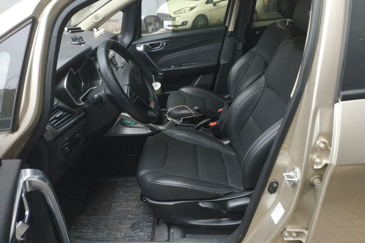 吉利汽车 远景X3 2017款 1.5L 手动尊贵型中控内饰19