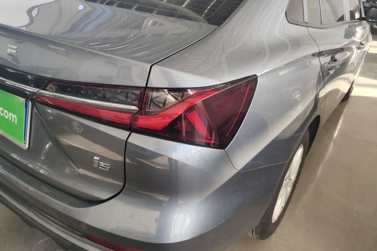 荣威i5 2023款 1.5L 手动舒享版车身外观9