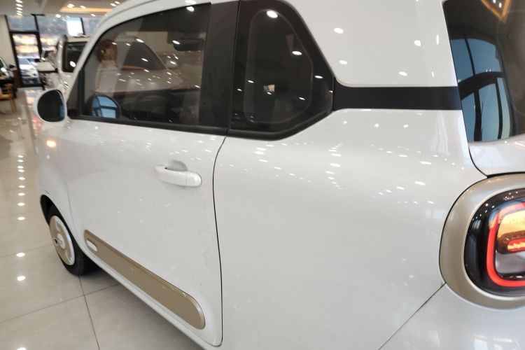 奔腾小马 2024款 170km 活力马车身外观4