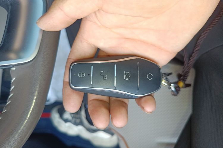 比亚迪 秦PLUS 2023款 冠军版 DM-i 120KM领先型中控内饰7001