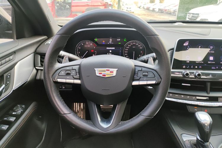 凯迪拉克CT4 2020款 28T 精英型中控内饰13