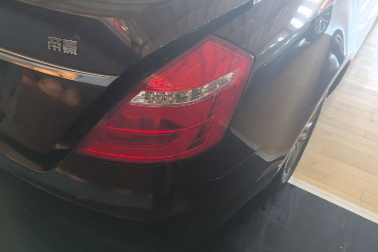 吉利汽车 帝豪 2017款 三厢百万款 1.5L 手动向上版车身外观9