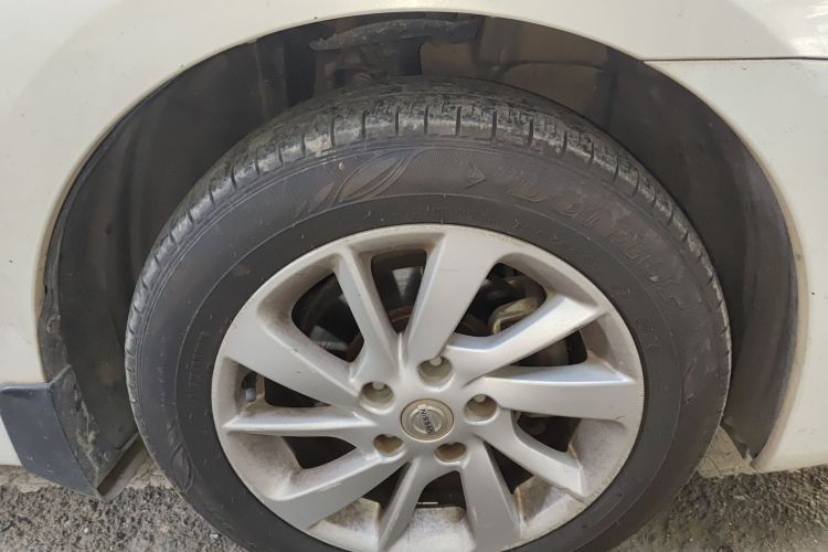 日产 轩逸 2014款 1.6XV CVT尊享版车身外观10