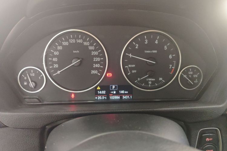 宝马4系 2014款 420i 时尚型局部细节14