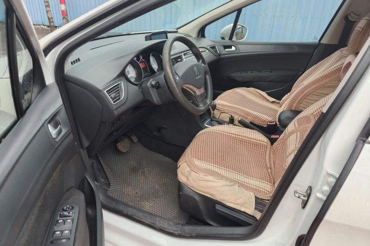 标致308 2014款 乐享版 经典 1.6L 自动优尚型局部细节19