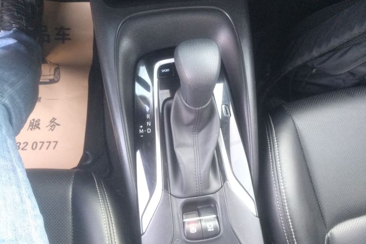 丰田 雷凌 2022款 185T CVT豪华版中控内饰18