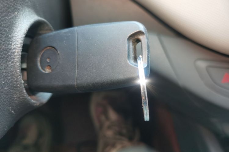 雪佛兰 2015款 赛欧3 1.5L AMT幸福天窗版中控内饰11