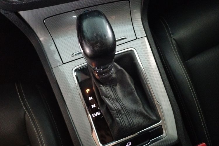 荣威RX5 2016款 20T 两驱自动互联网智享版局部细节18