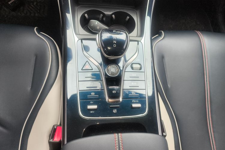 比亚迪 秦PLUS 2021款 DM-i 55KM 旗舰型中控内饰18