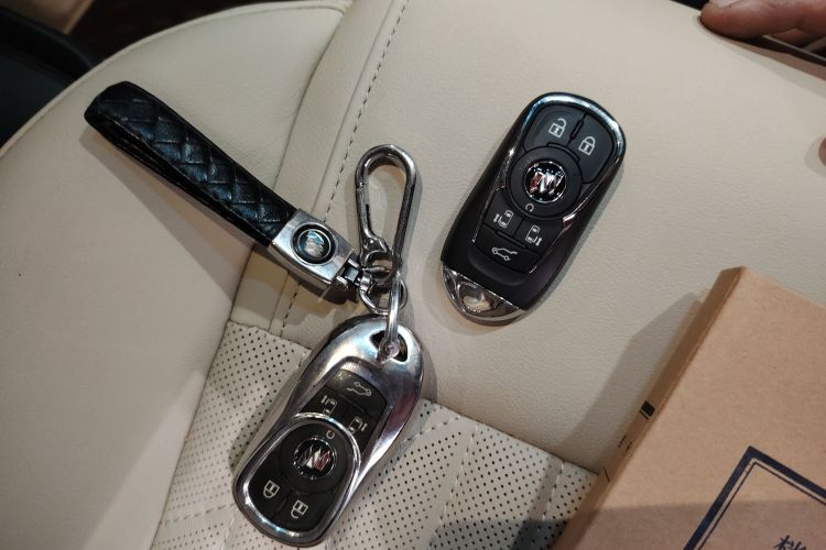 别克GL8 2023款 ES陆尊 豪华型中控内饰11