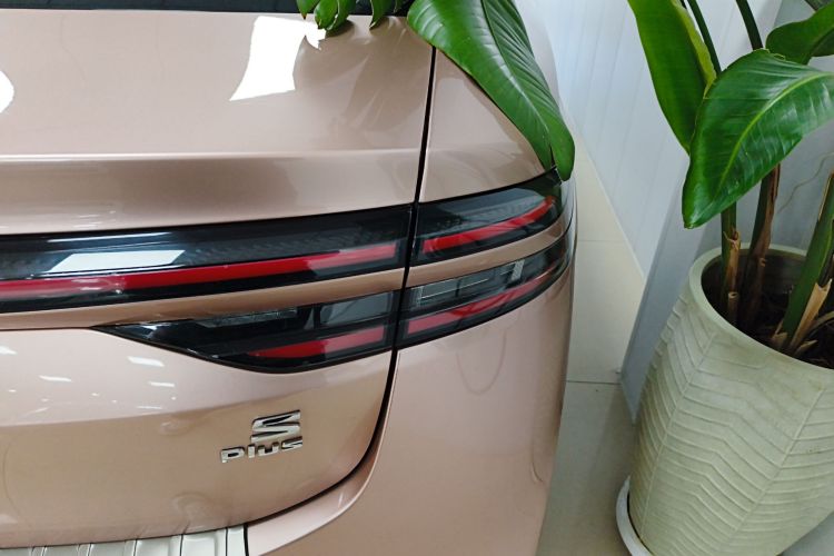 埃安 AION S Plus 2021款 70 智领版车身外观9