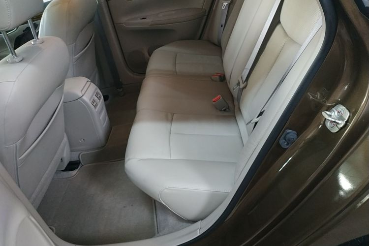 日产 轩逸 2014款 1.6XV CVT尊享版中控内饰21