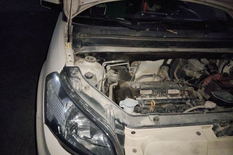 起亚 秀尔 2013款 1.6L MT GL局部细节9006