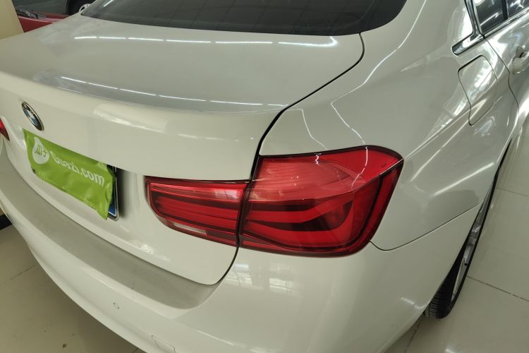 宝马3系 2019款 320Li M运动套装车身外观9