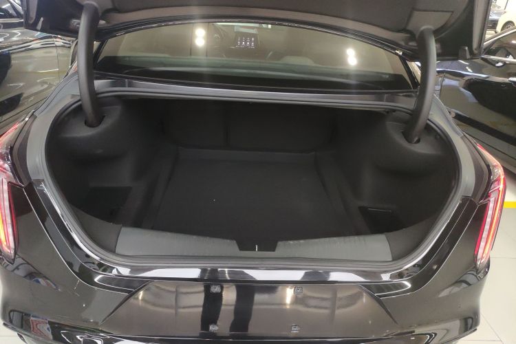 凯迪拉克CT4 2021款 28T 尊贵型机舱底盘23