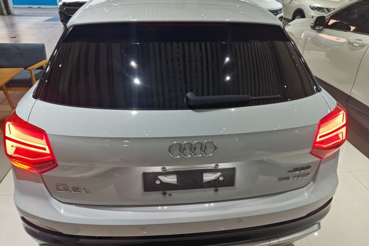 奥迪Q2L 2020款 35 TFSI 进取动感型车身外观6