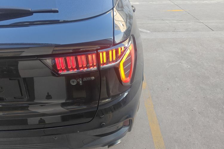 领克01 2021款 2.0TD 四驱暗夜版车身外观6006