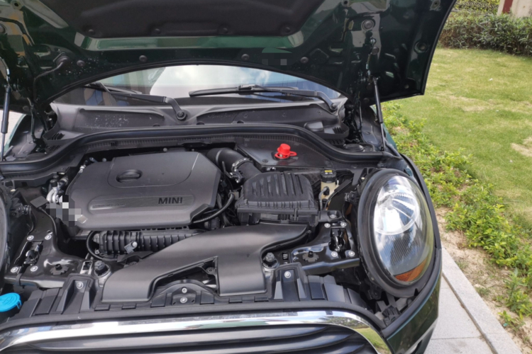 MINI 2018款 1.5T ONE PLUS机舱底盘26