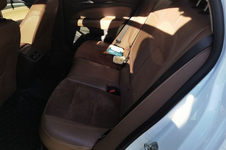 别克 君威 2019款 20T 精英型 国V中控内饰21