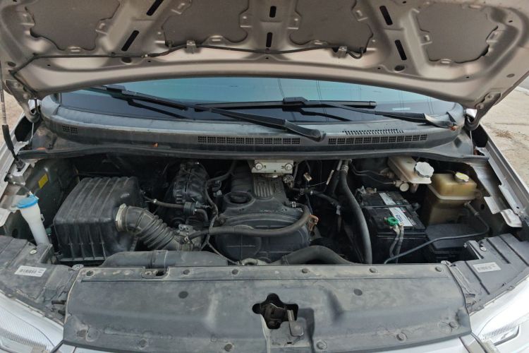 江淮瑞风 瑞风M4 2018款 2.0L 手动速运版机舱底盘24