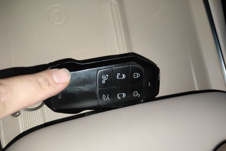 小鹏X9 2024款 702超长续航Max中控内饰11