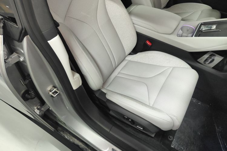 小鹏P7 2025款 702 长续航 Ultra局部细节41