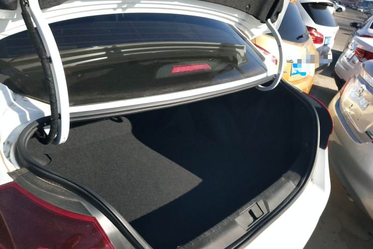 吉利汽车 帝豪 2021款 UP 1.5L 手动舒适型机舱底盘23