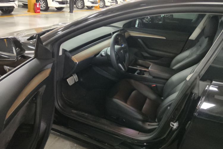 特斯拉 Model 3 2022款 Performance高性能全轮驱动版中控内饰7003