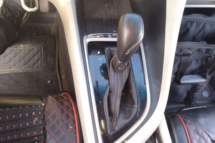 别克GL6 2019款 18T 6座精英型 国VI中控内饰18