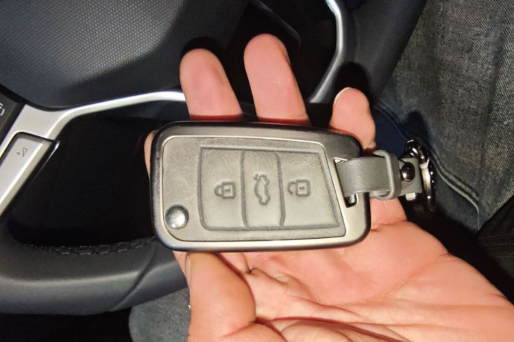 大众 途观L 2024款 300TSI 自动两驱智享版中控内饰11