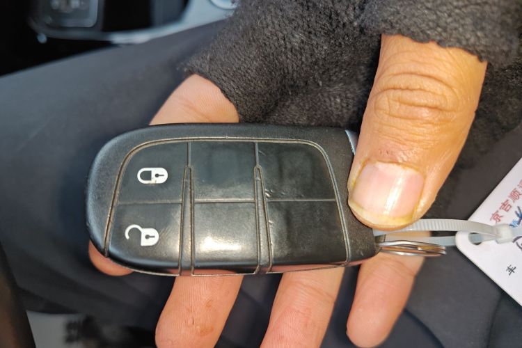 Jeep 指南者 2020款 220T 自动精英版中控内饰11