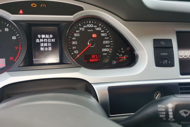 奥迪A6L 2011款 2.8 FSI 豪华型中控内饰15