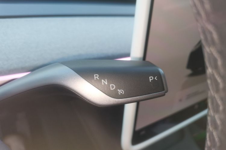 特斯拉 Model Y 2023款 后轮驱动版中控内饰18