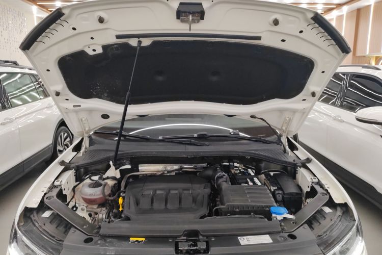 大众 途观L 2022款 330TSI 自动两驱舒享版机舱底盘24