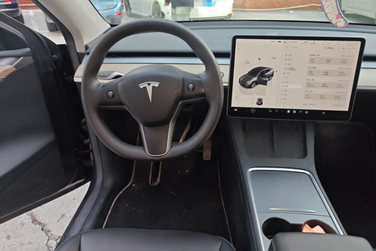 特斯拉 Model Y 2022款 改款 后轮驱动版中控内饰13