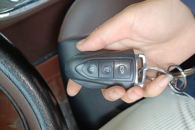 猎豹汽车 猎豹CS9 2018款 1.5T CVT劲锐型中控内饰7001