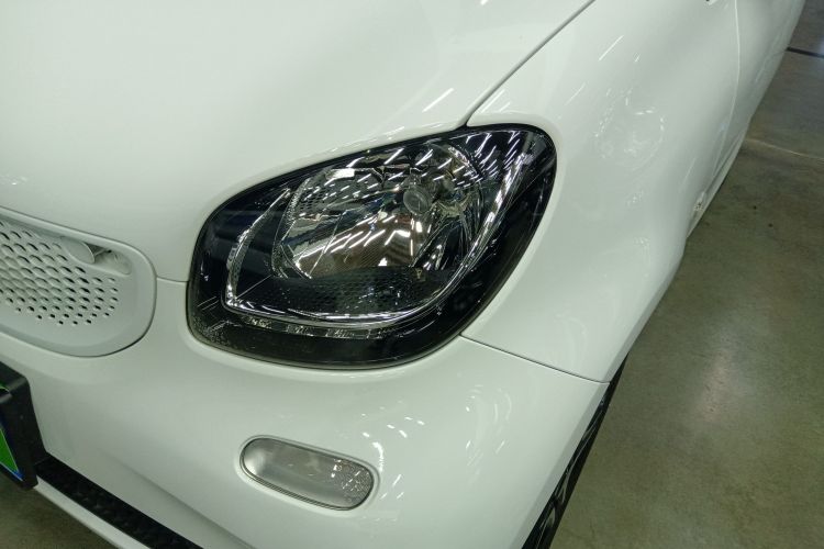 smart fortwo 2019款 0.9T 66千瓦硬顶风擎版 国VI局部细节36