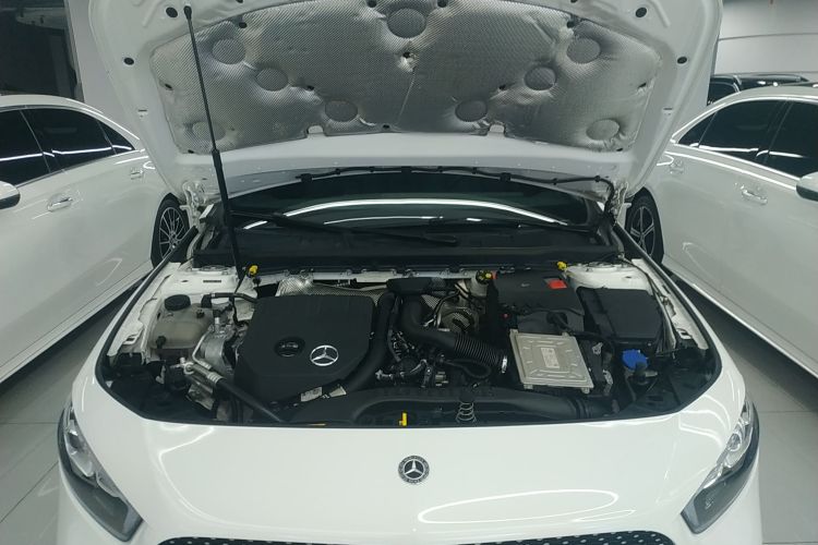 奔驰A级 2021款 A 200 L 运动轿车动感型局部细节24