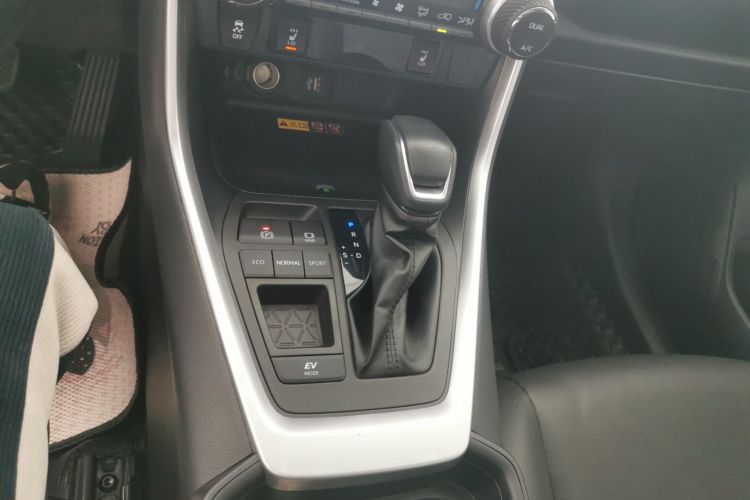 丰田 RAV4荣放 2023款 双擎 2.5L E-CVT两驱精英Plus版局部细节18