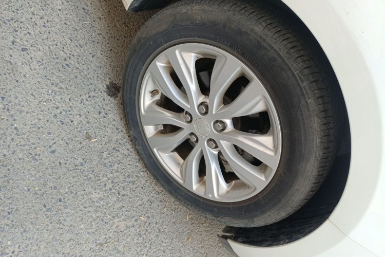 别克 英朗 2021款 改款 典范 1.5L 自动精英型车身外观10