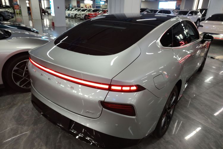 小鹏P7 2022款 480N+车身外观6005