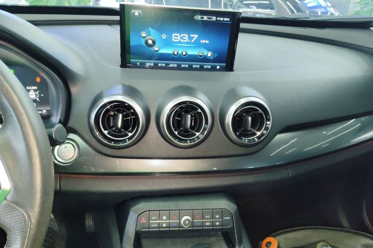 魏牌 VV7 2017款 2.0T 豪华型局部细节16