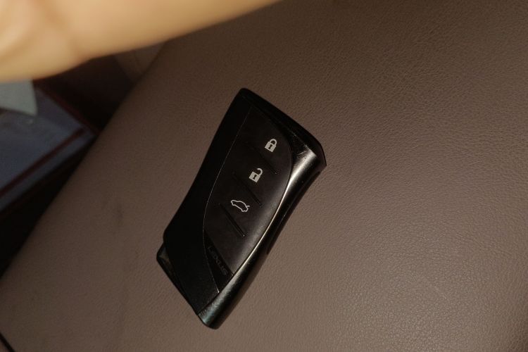 雷克萨斯ES 2022款 200 卓越版中控内饰7001