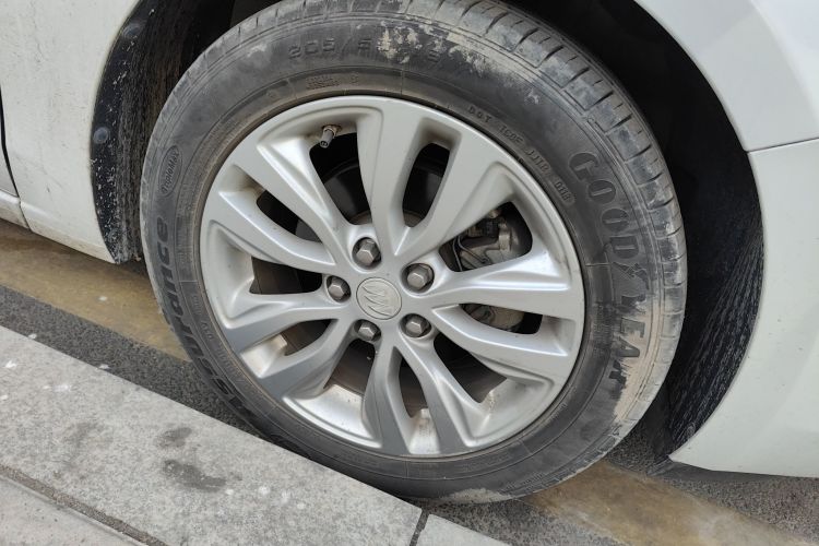 别克 英朗 2018款 15T 双离合精英型 国V车身外观10