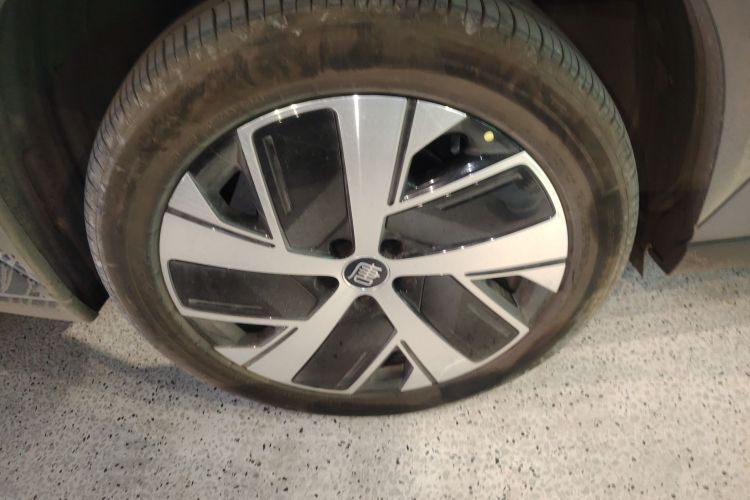 比亚迪 唐L 2025款 EV 670KM激光雷达尊享型车身外观6003