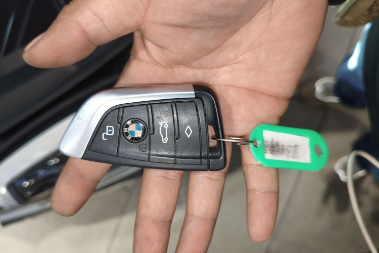 宝马i3 2022款 eDrive 35 L中控内饰7001